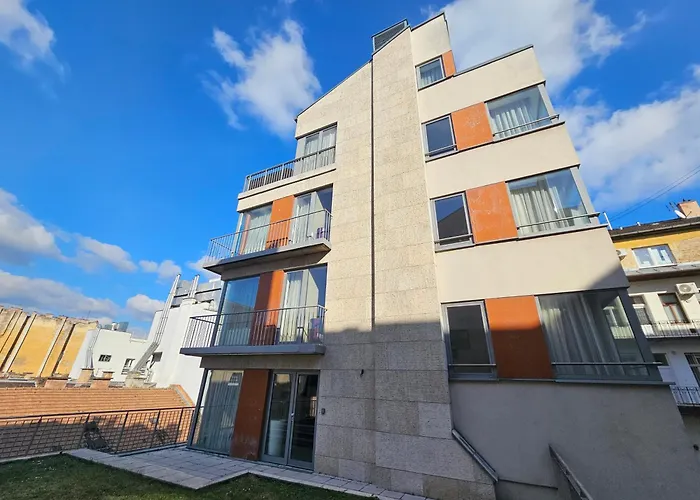 מלון דירות Tower 4*